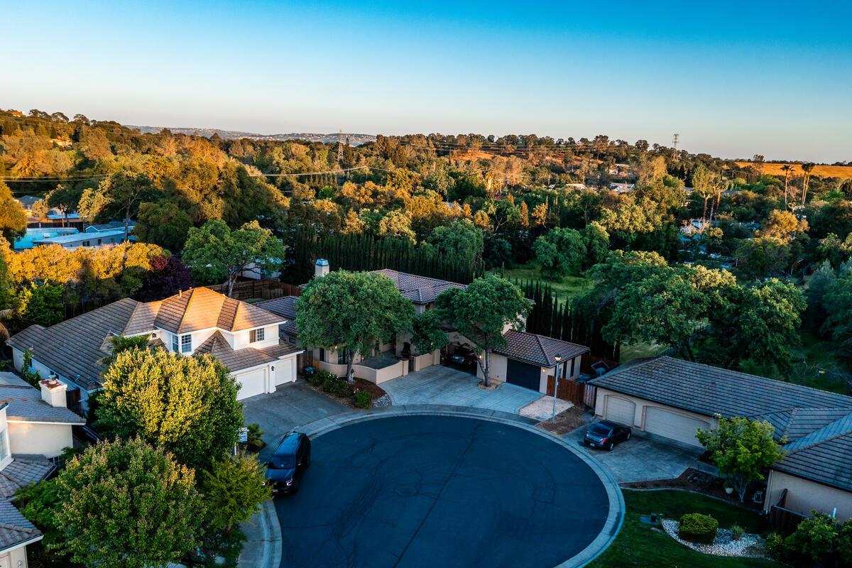 6921 Fallsbrook Court