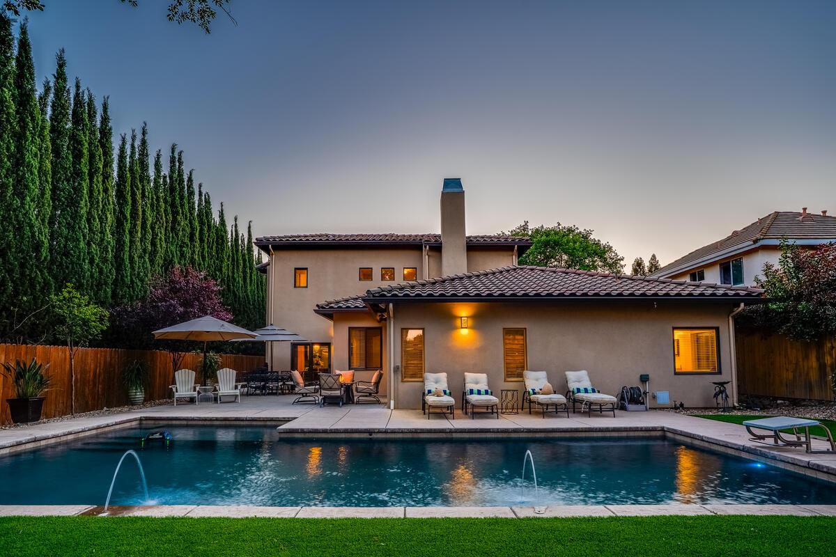 6921 Fallsbrook Court