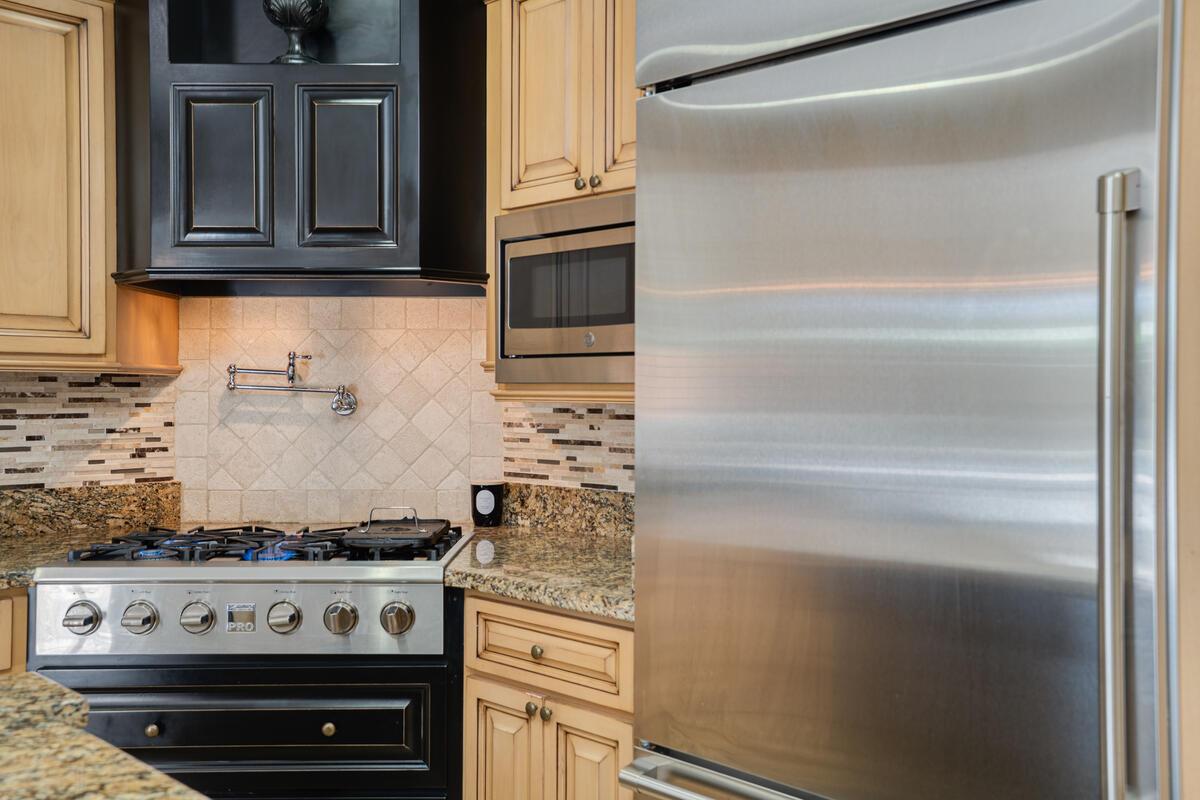 6921 Fallsbrook Court