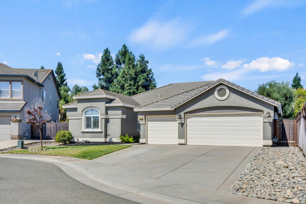 9688 Pasture Rose Court