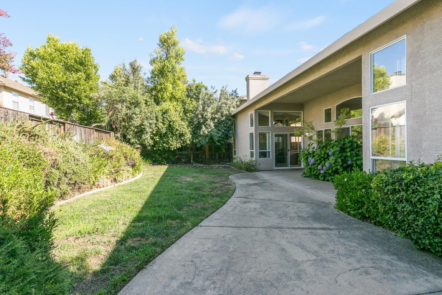 1120 Kingfisher Circle