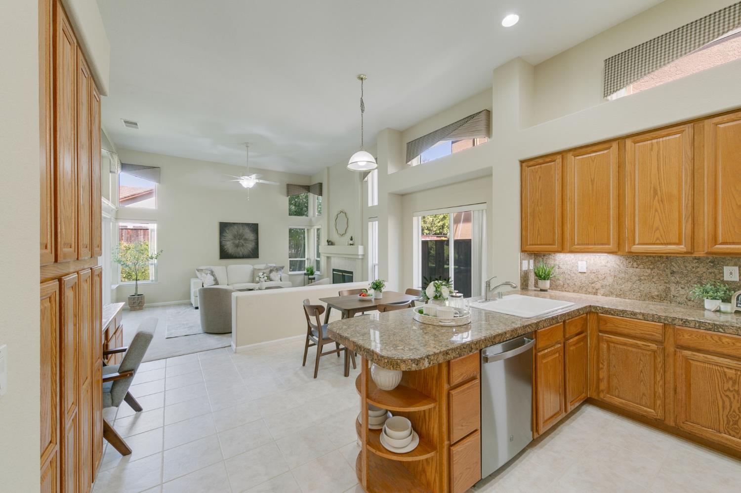 1120 Kingfisher Circle