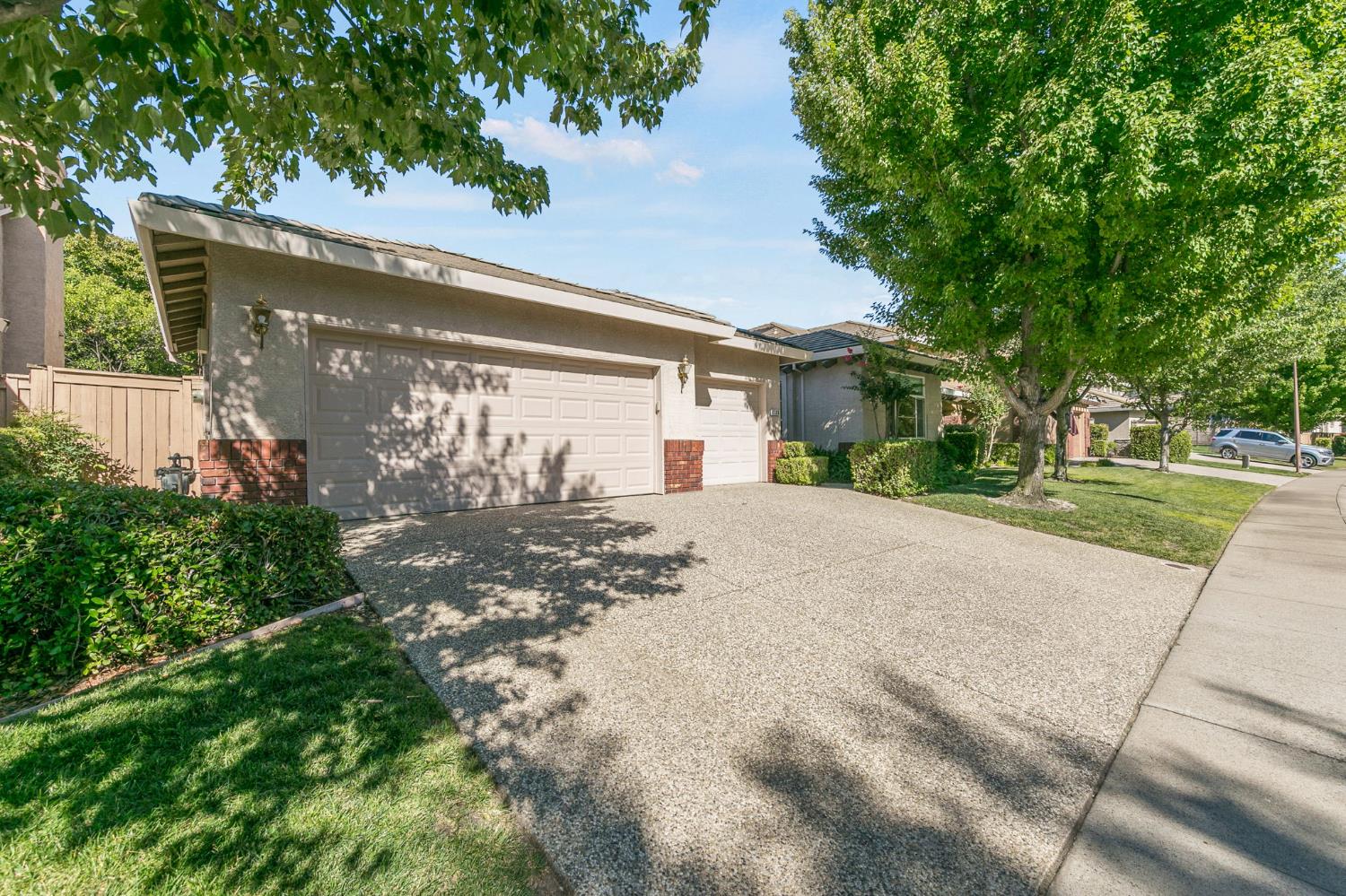 1120 Kingfisher Circle