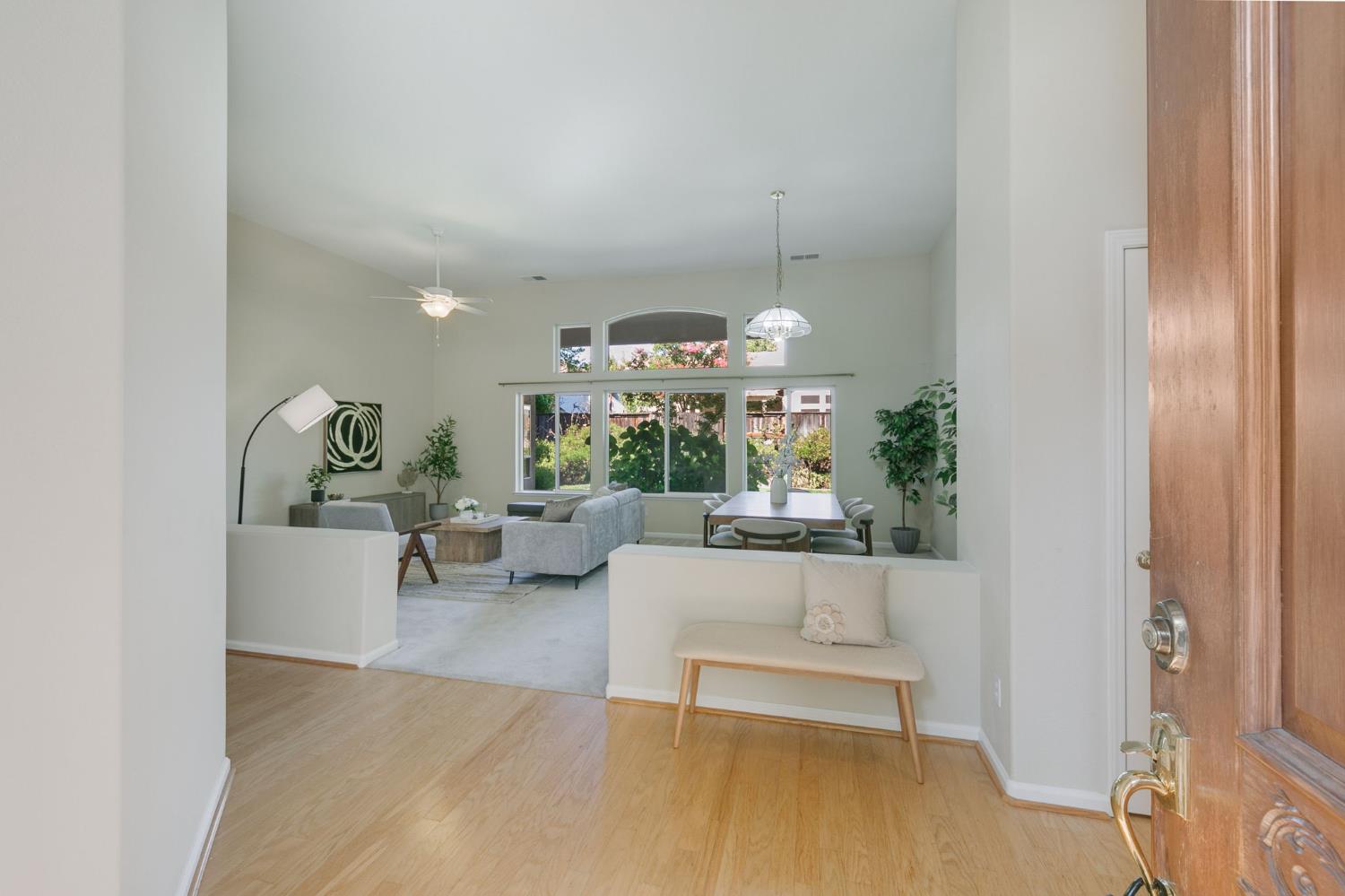 1120 Kingfisher Circle