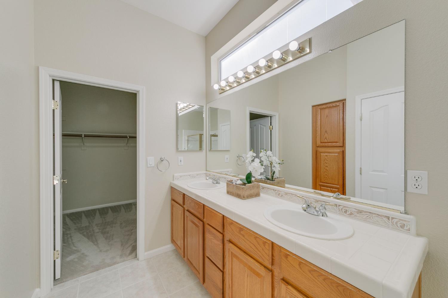 1120 Kingfisher Circle