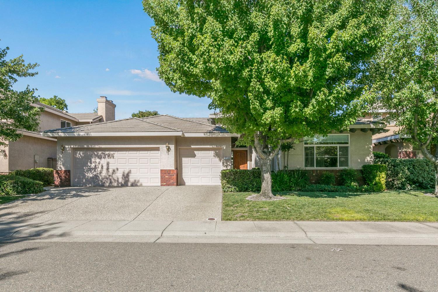 1120 Kingfisher Circle