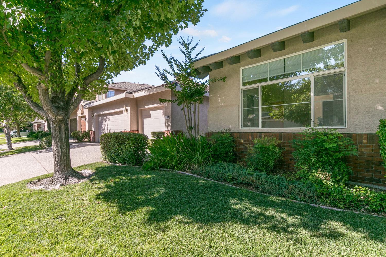1120 Kingfisher Circle