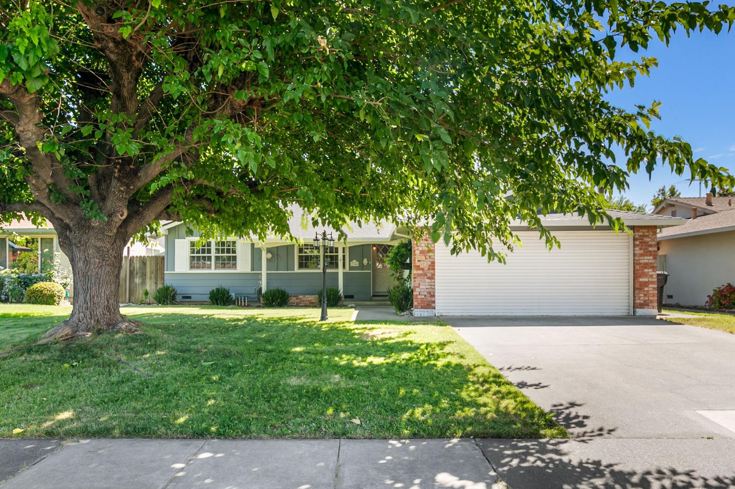 2344 Glenfaire Drive