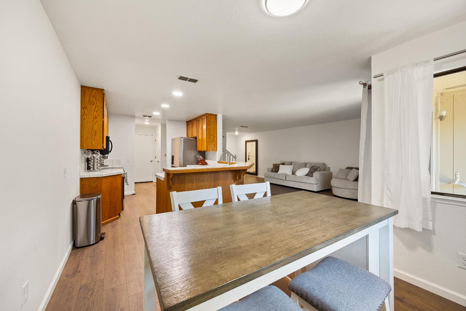 5640 Verner Oak Court 2