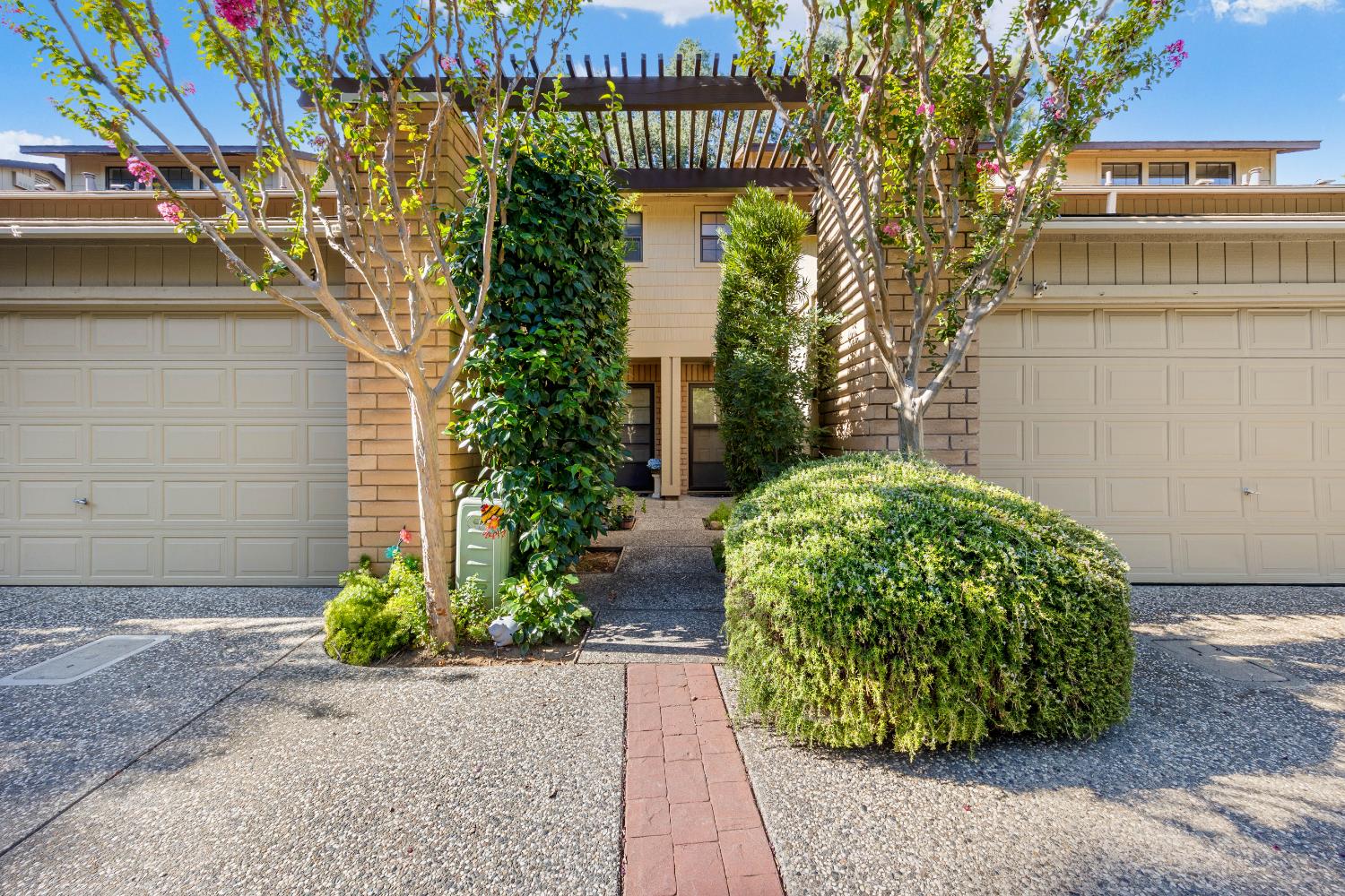 5640 Verner Oak Court 2