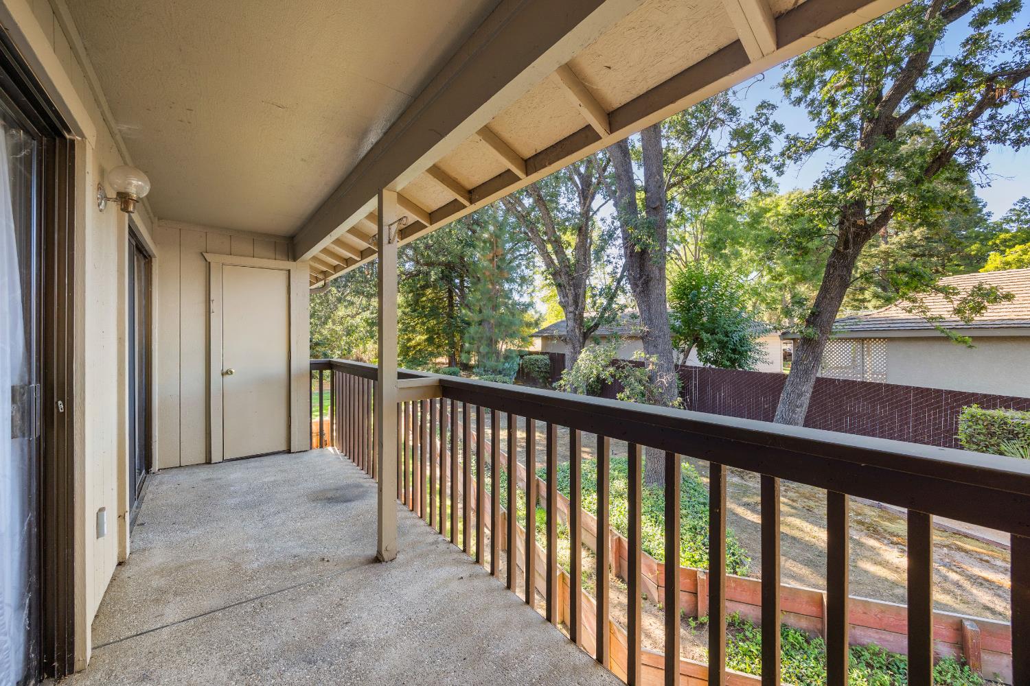 5640 Verner Oak Court 2