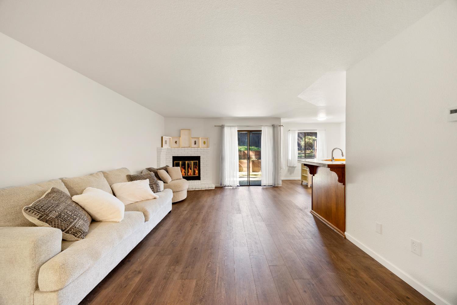 5640 Verner Oak Court 2