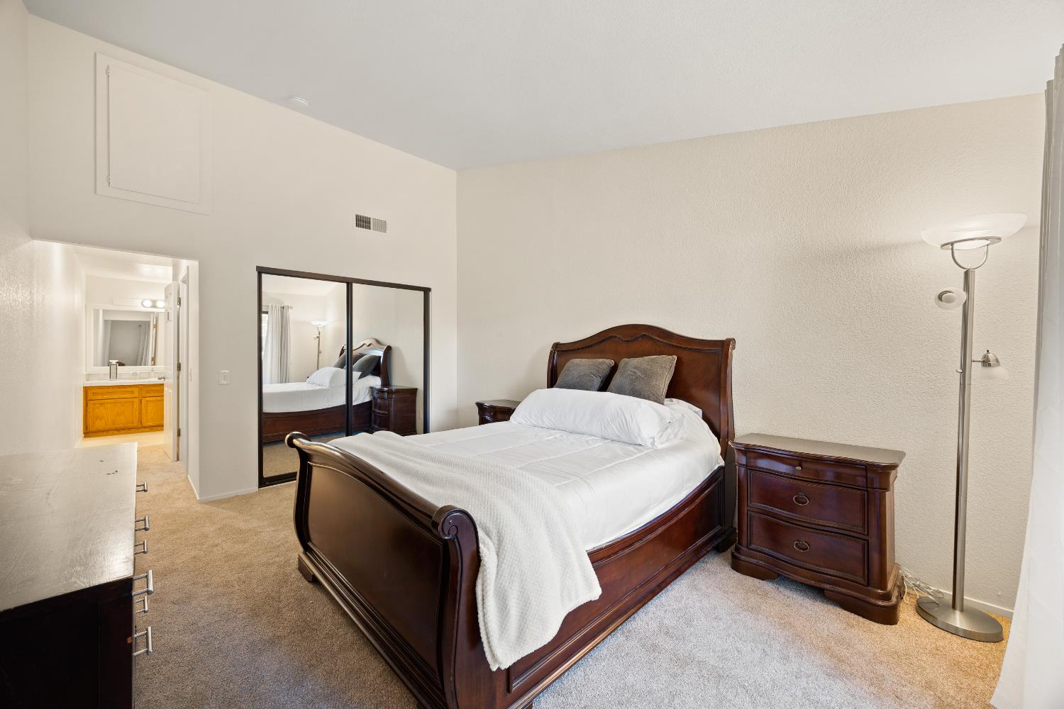 5640 Verner Oak Court 2