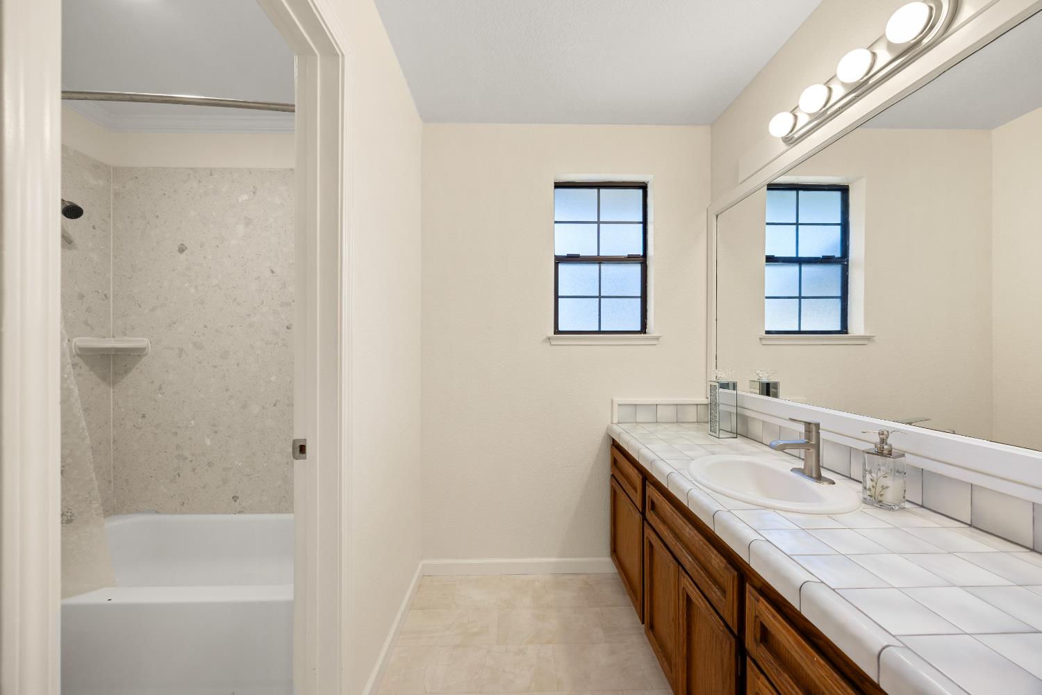 5640 Verner Oak Court 2