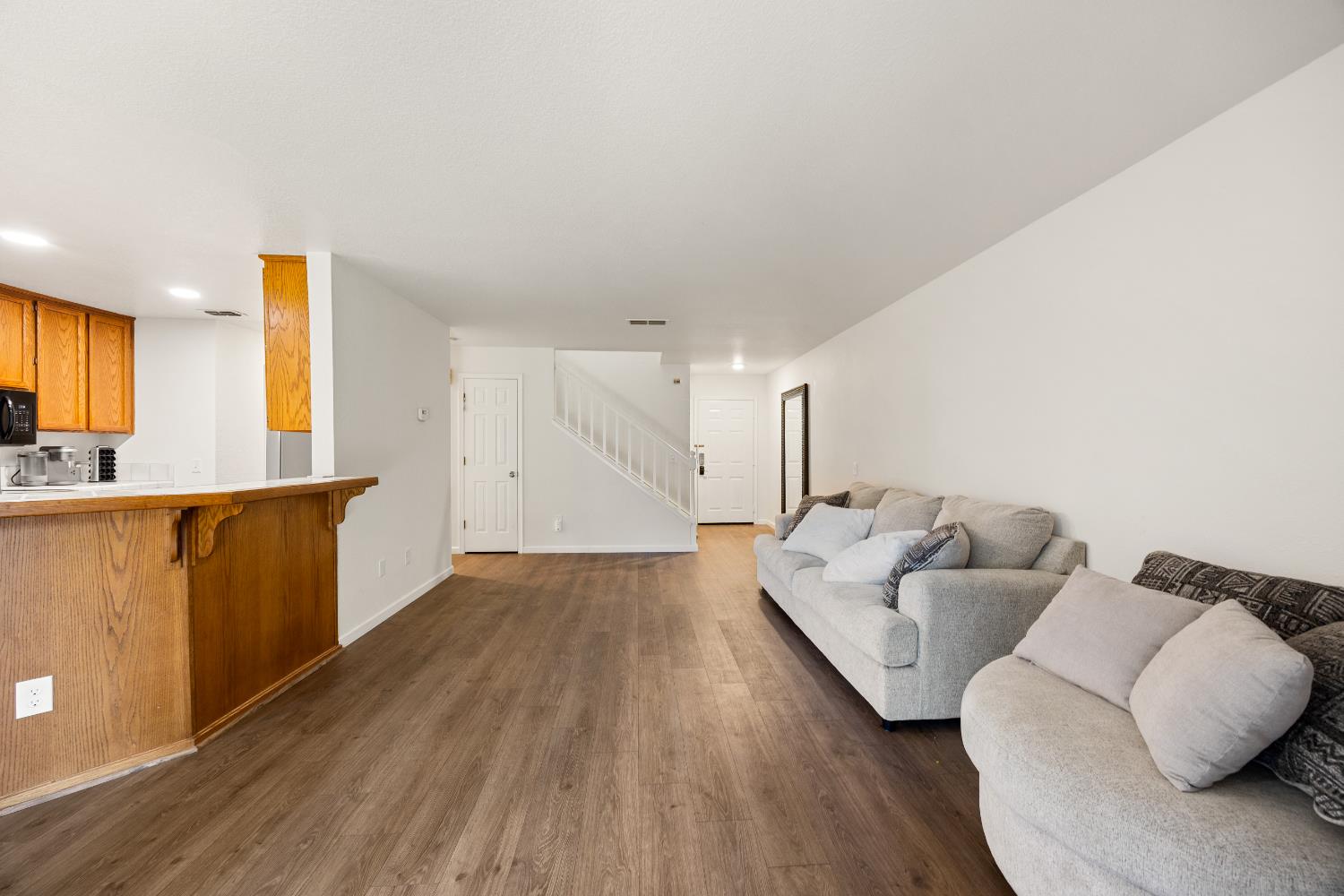 5640 Verner Oak Court 2