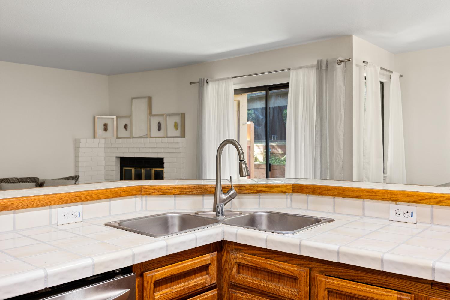 5640 Verner Oak Court 2