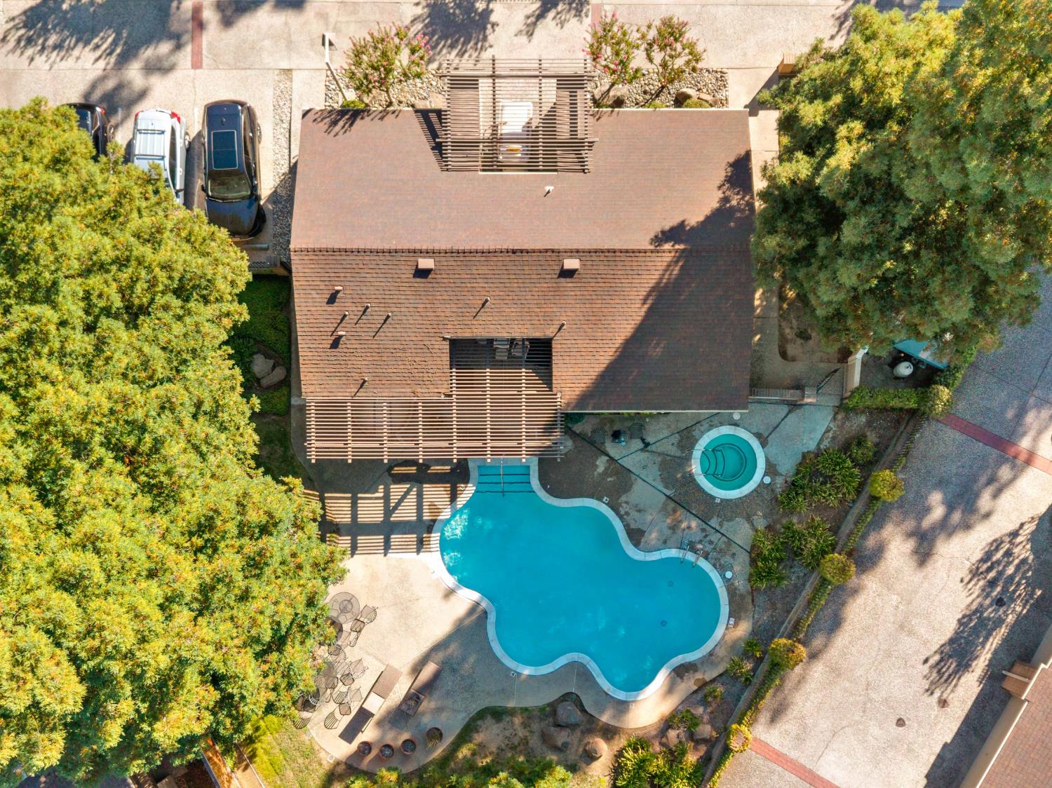 5640 Verner Oak Court 2