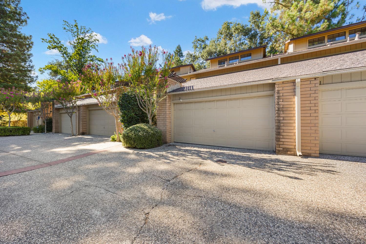 5640 Verner Oak Court 2