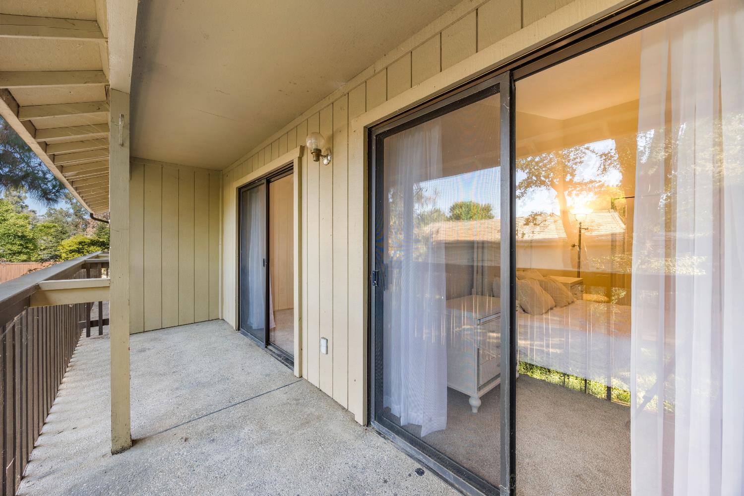 5640 Verner Oak Court 2