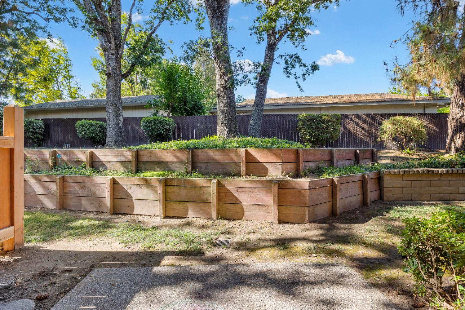 5640 Verner Oak Court 2