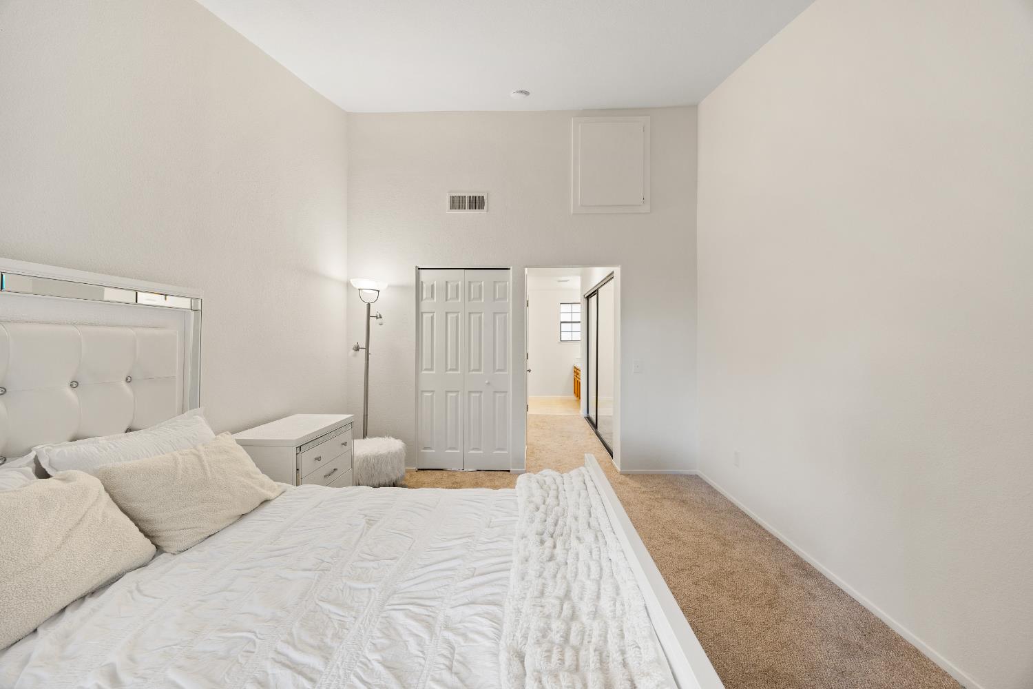 5640 Verner Oak Court 2