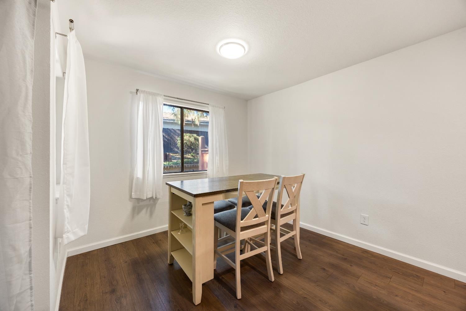 5640 Verner Oak Court 2