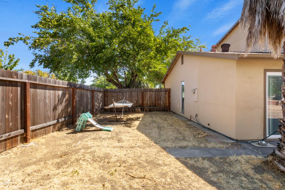 7109 Roca Way
