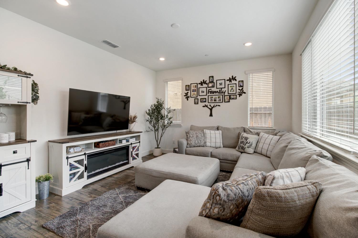 1049 Silverwire Street