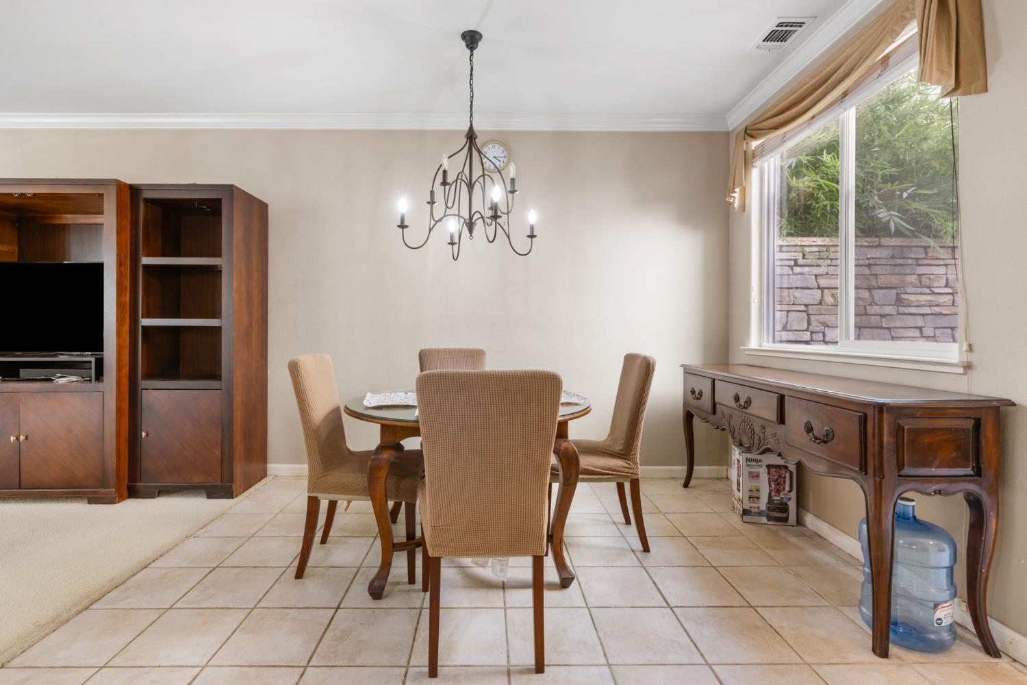 2736 Via Villaggio