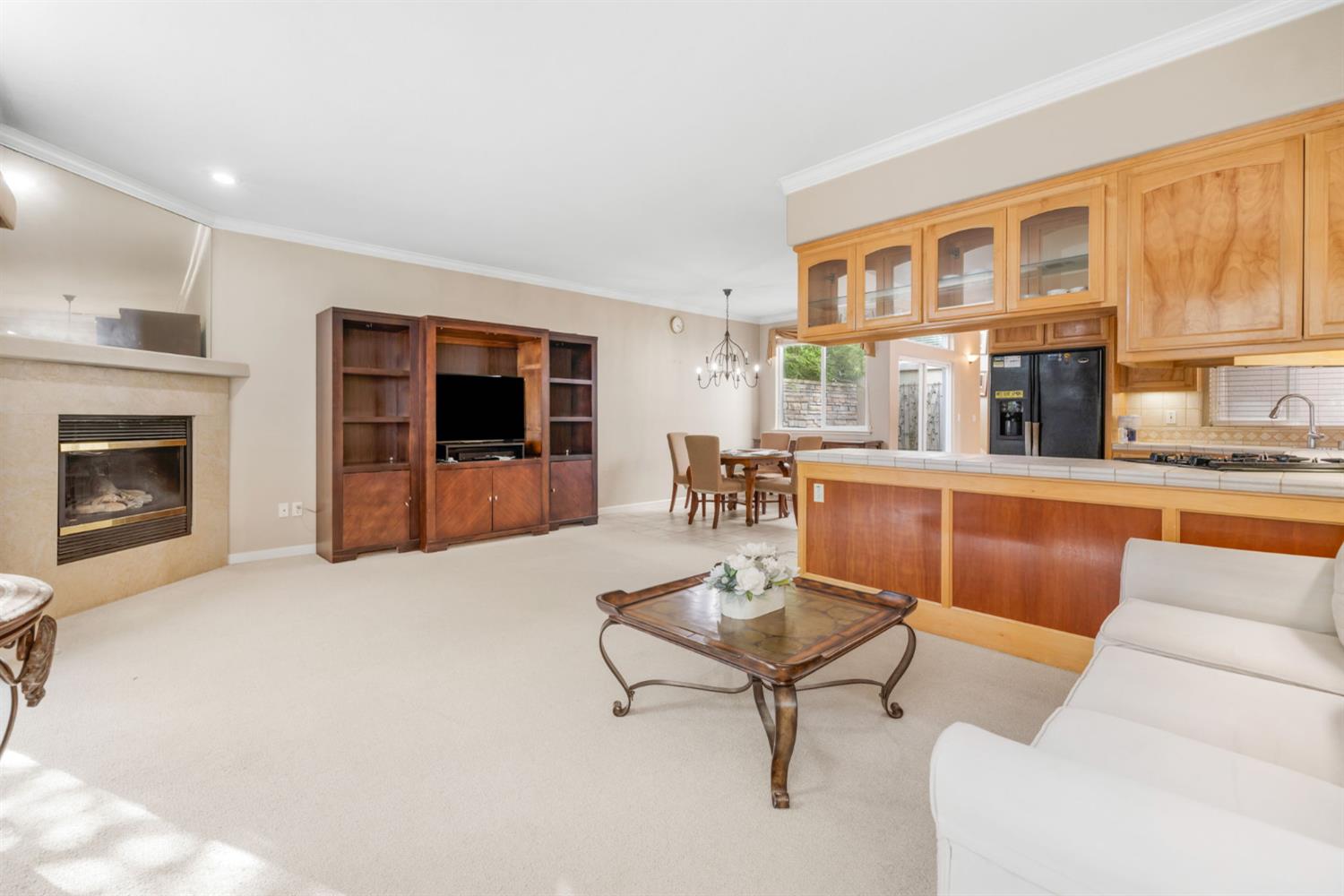 2736 Via Villaggio