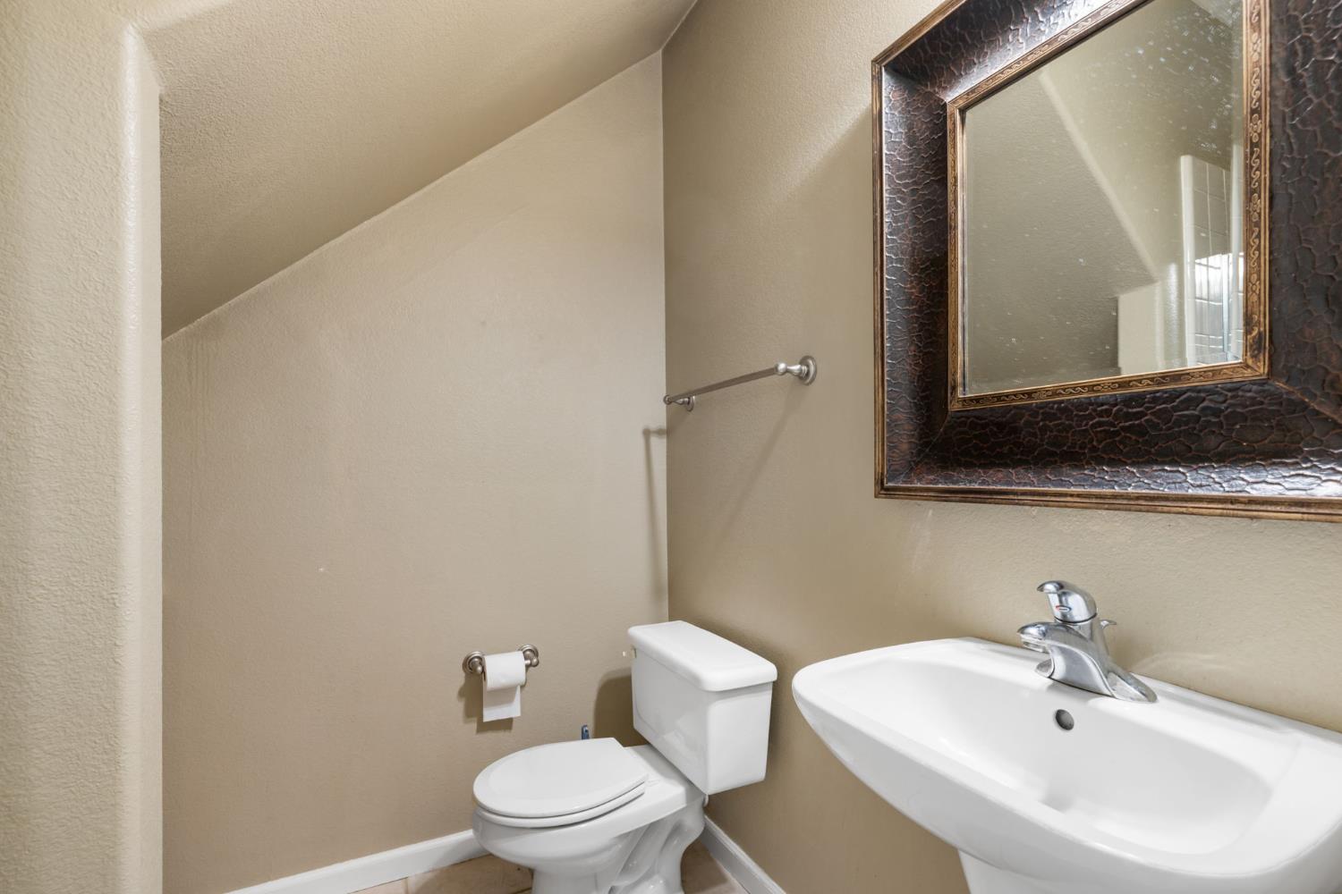 2736 Via Villaggio