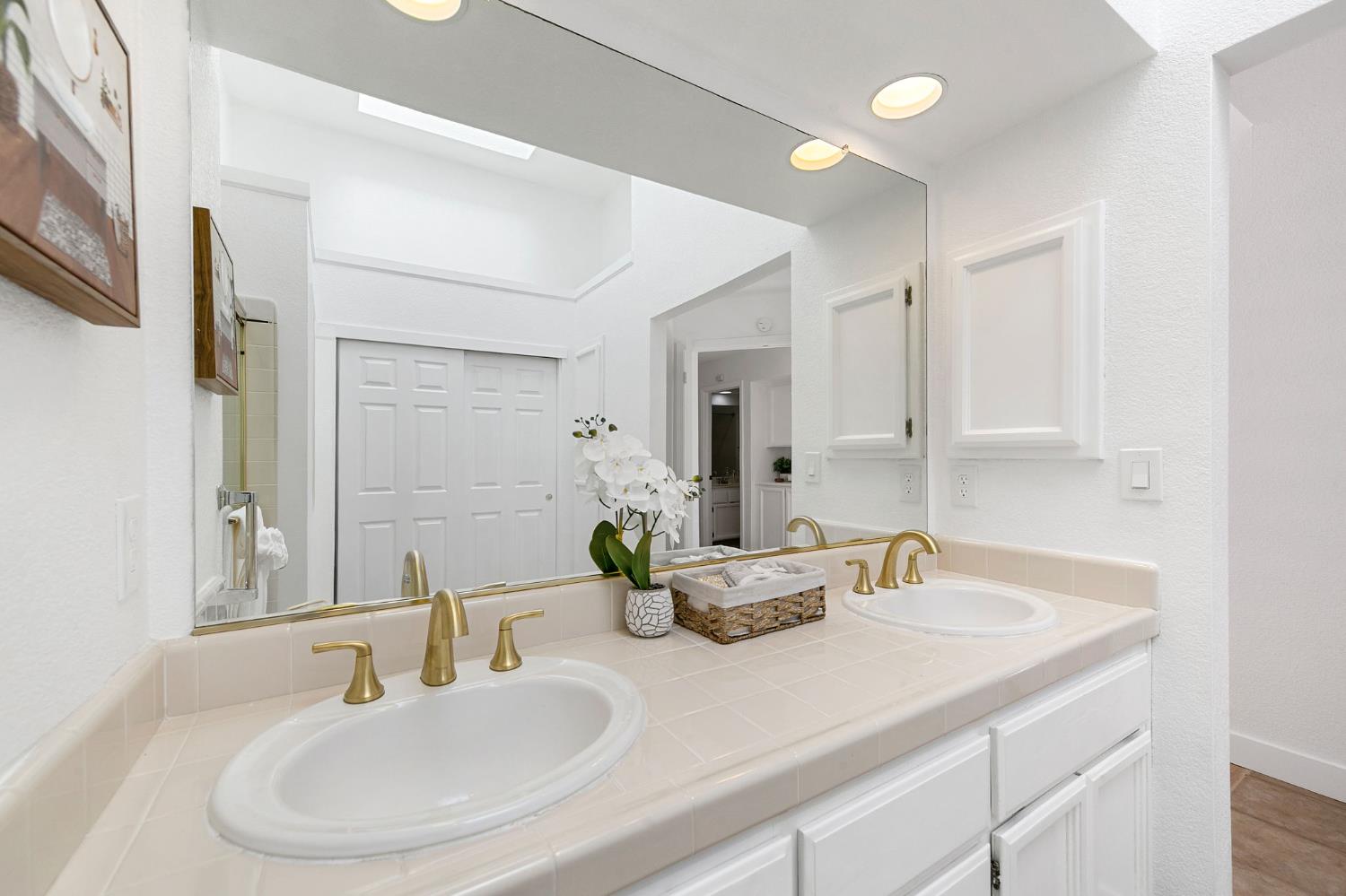 15190 Celebrar Street