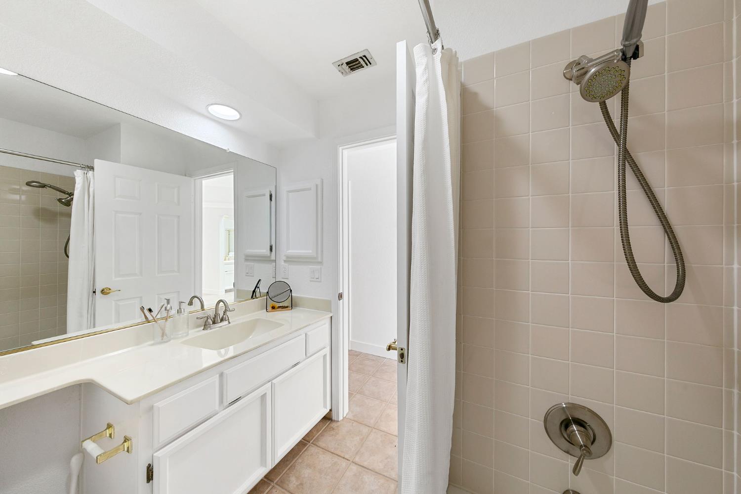 15190 Celebrar Street