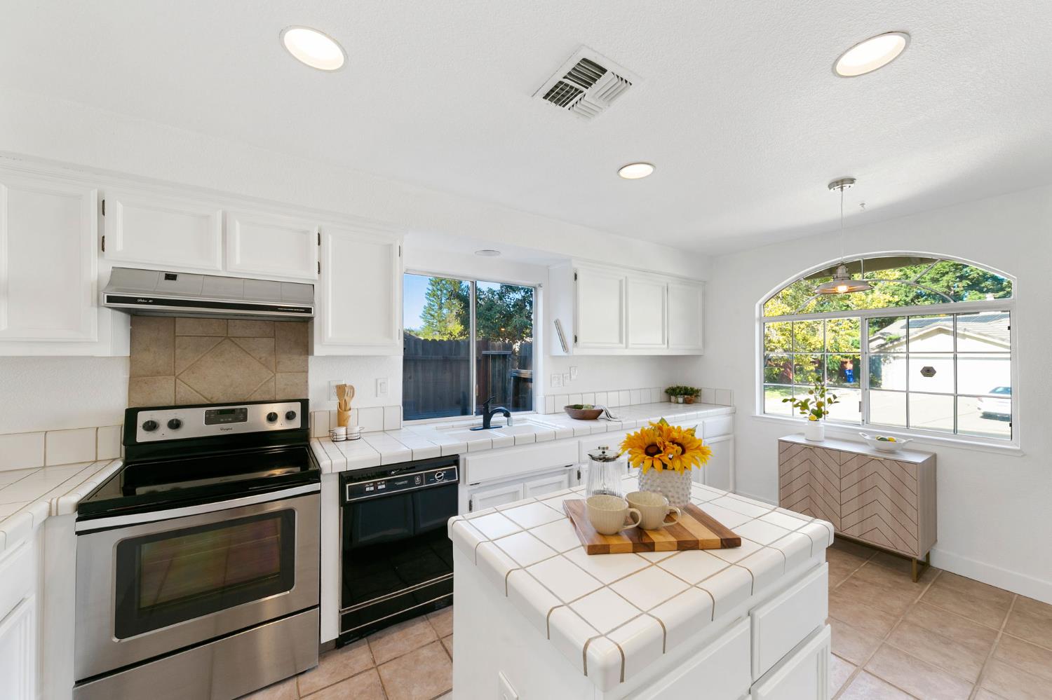 15190 Celebrar Street