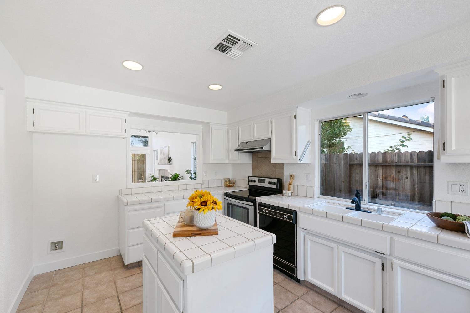 15190 Celebrar Street