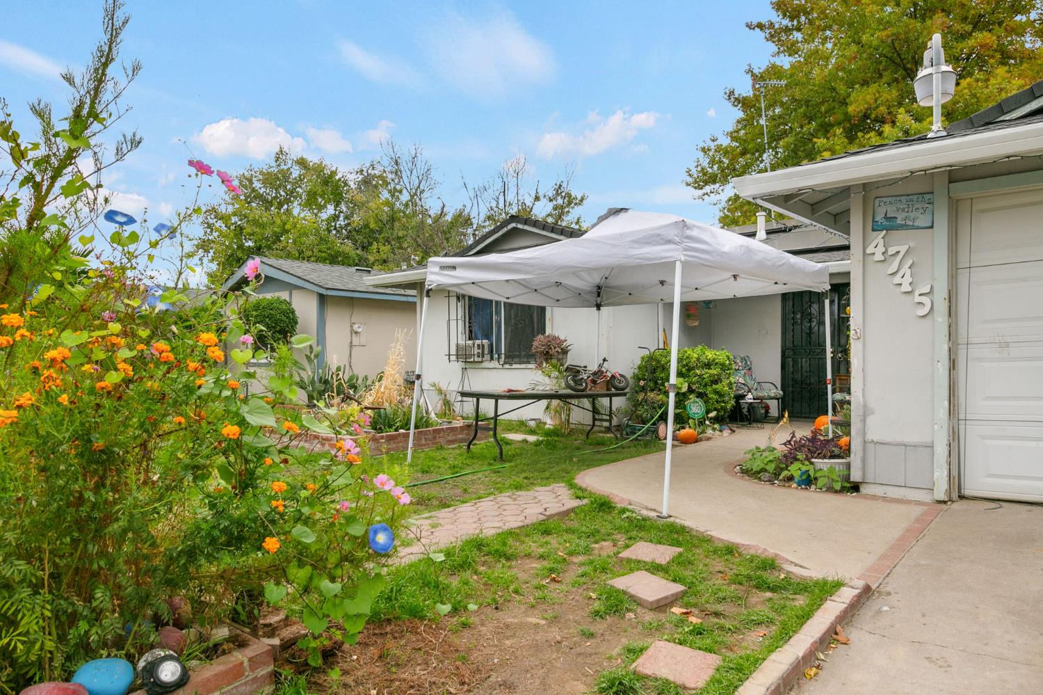 4745 Oakhollow Drive