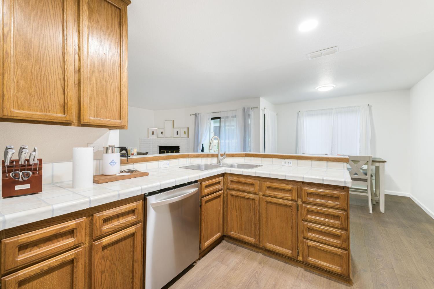 5640 Verner Oak Court 2