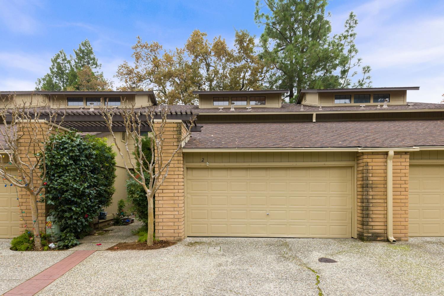 5640 Verner Oak Court 2