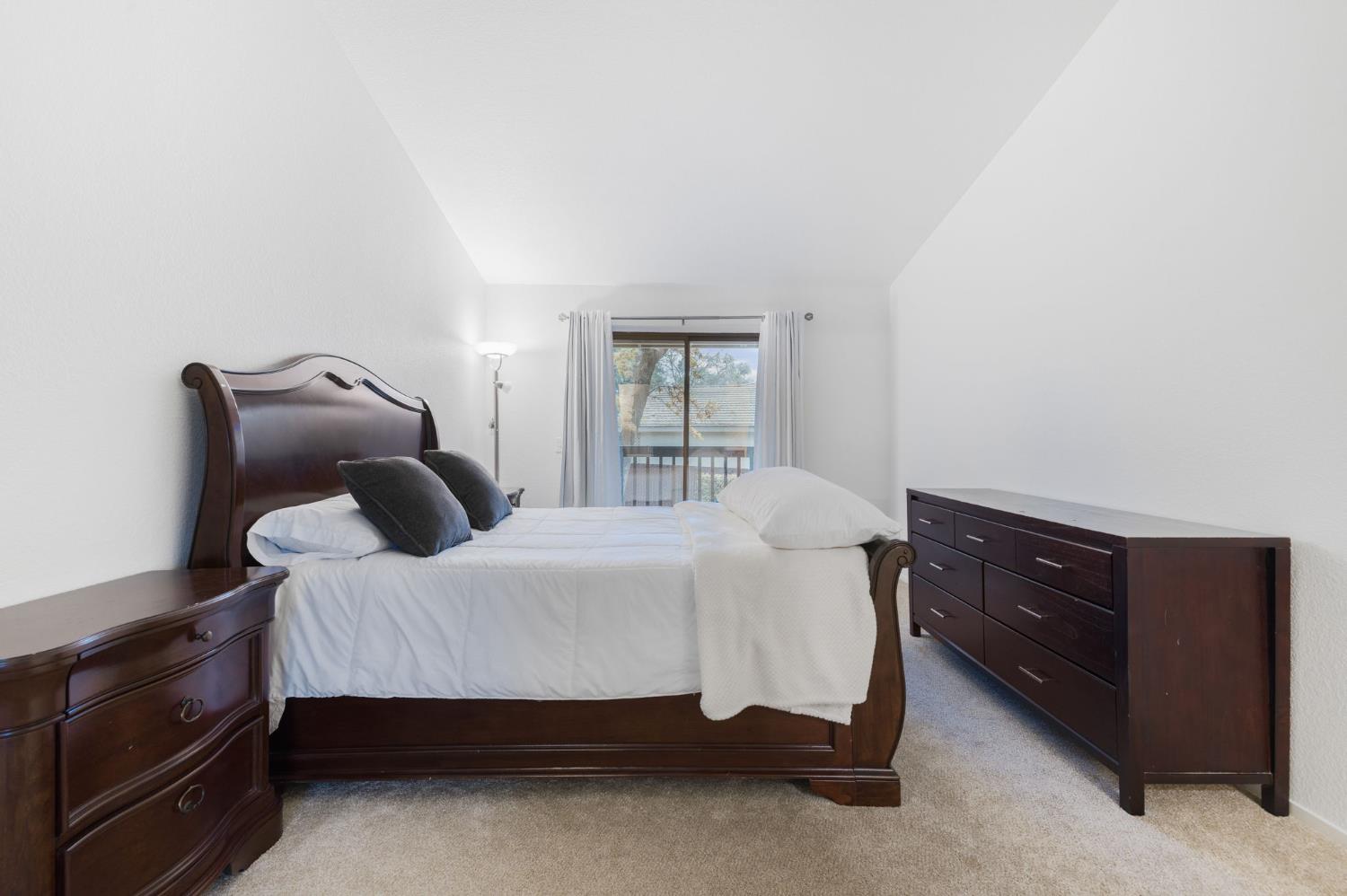 5640 Verner Oak Court 2