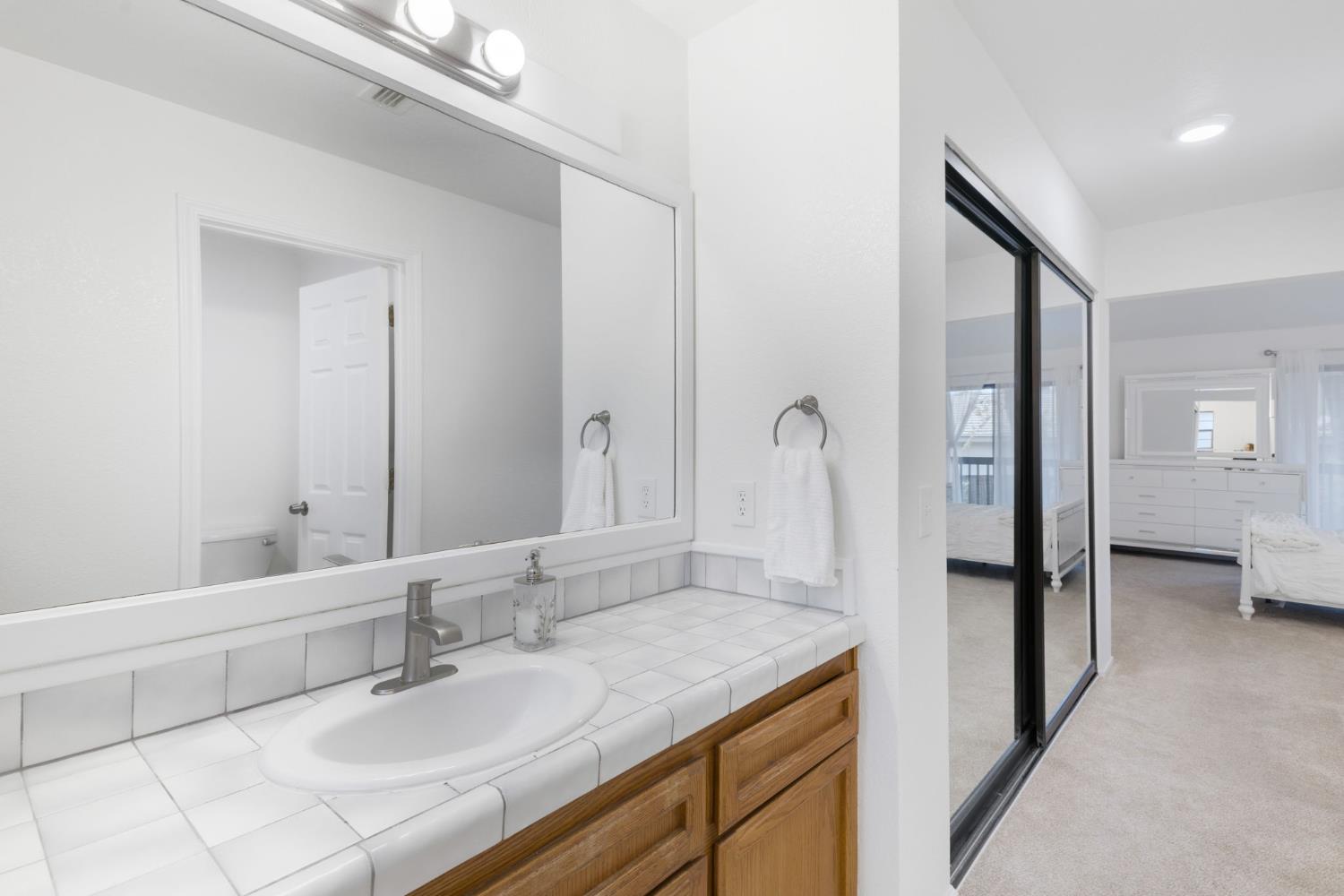 5640 Verner Oak Court 2