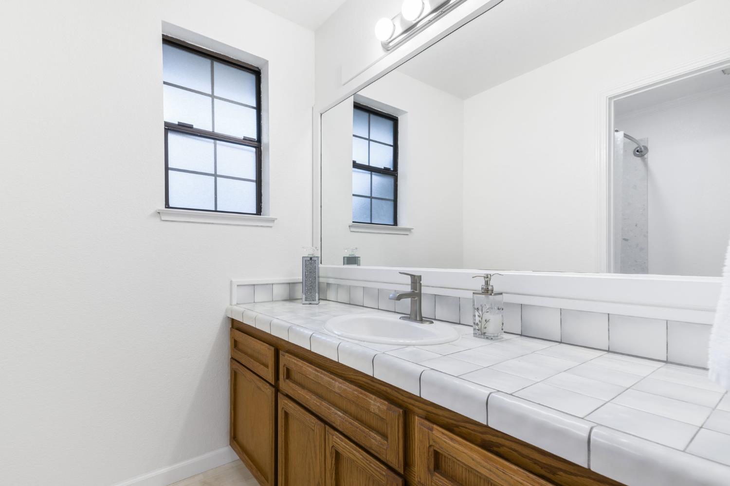 5640 Verner Oak Court 2