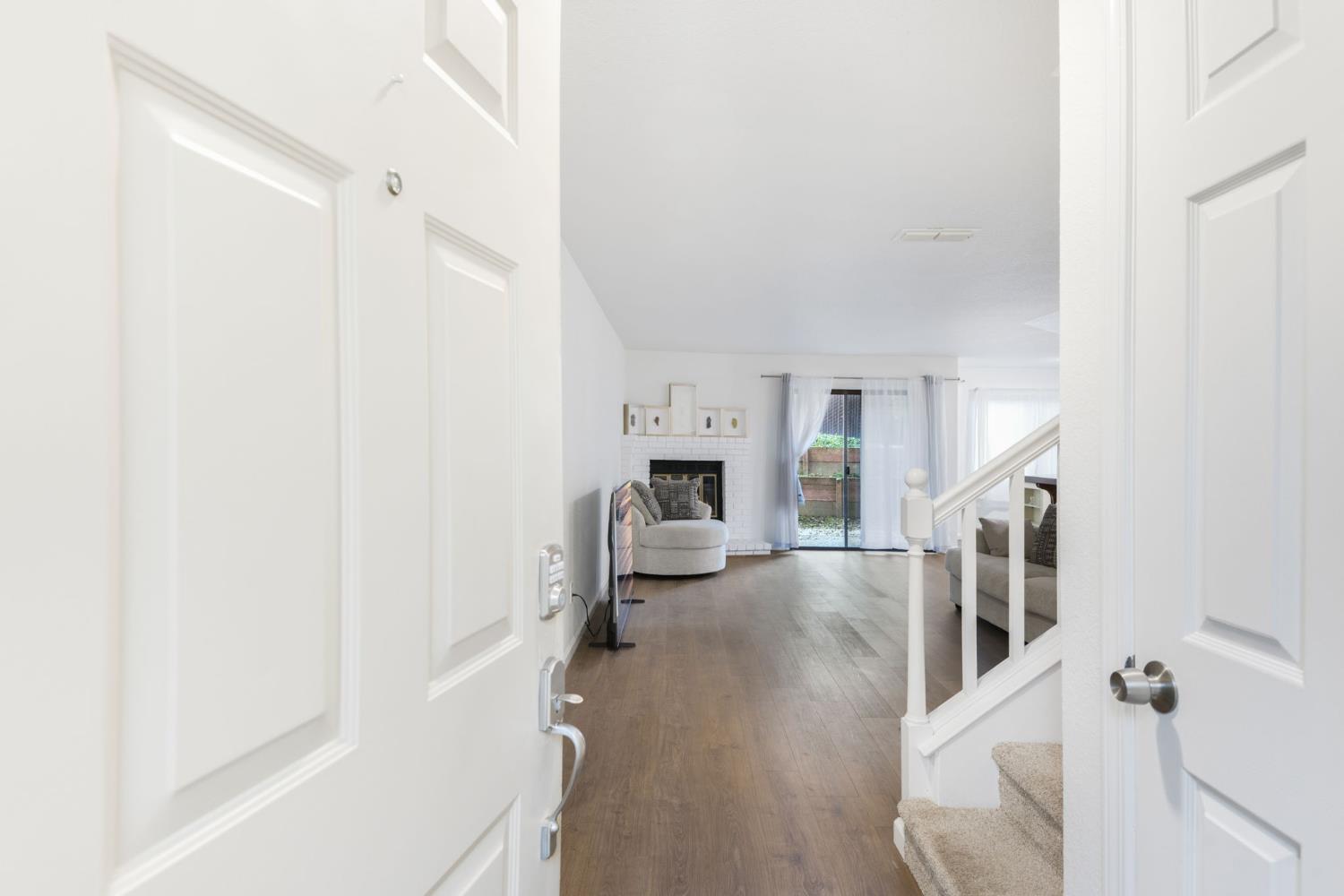 5640 Verner Oak Court 2