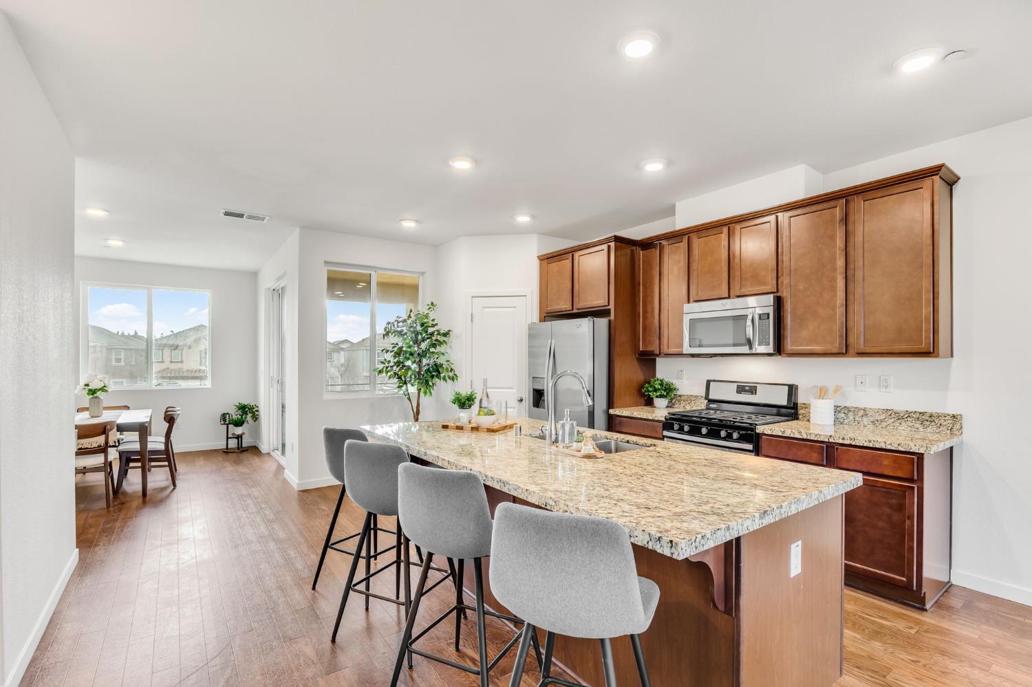 10946 International Drive