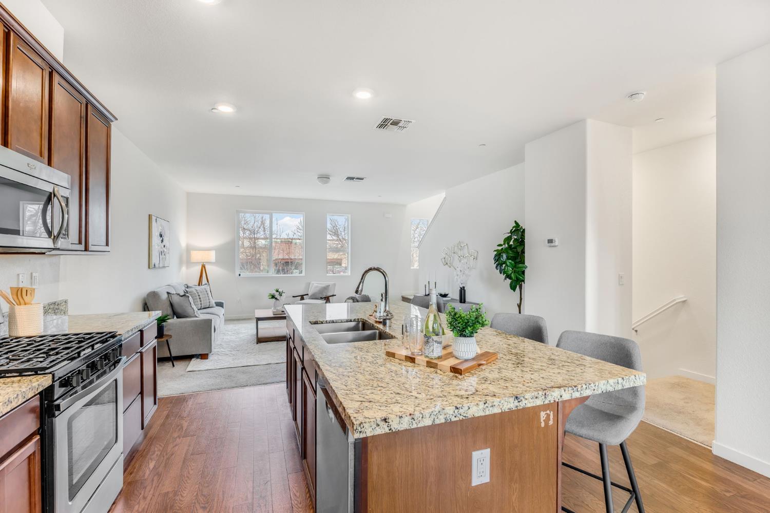 10946 International Drive