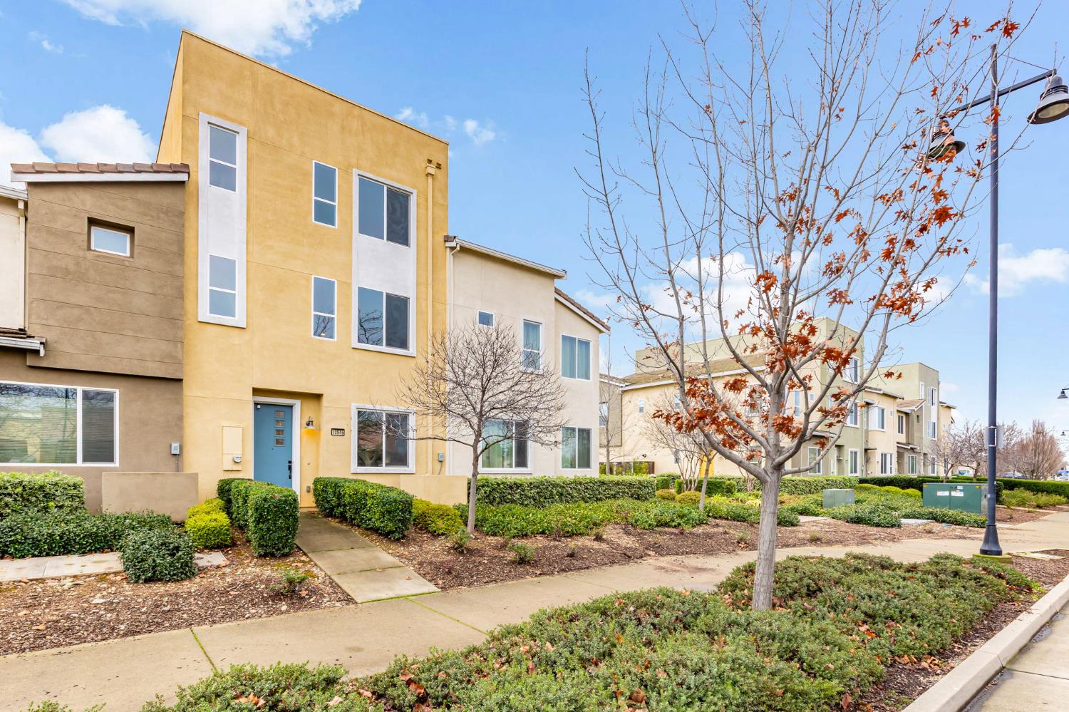 10946 International Drive