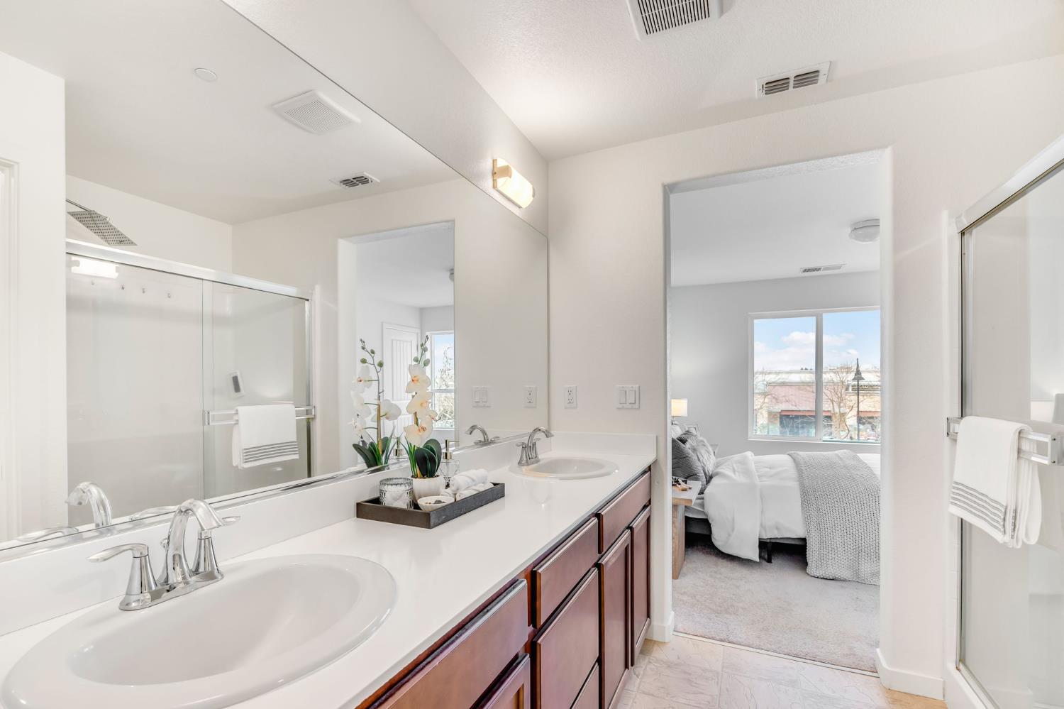 10946 International Drive