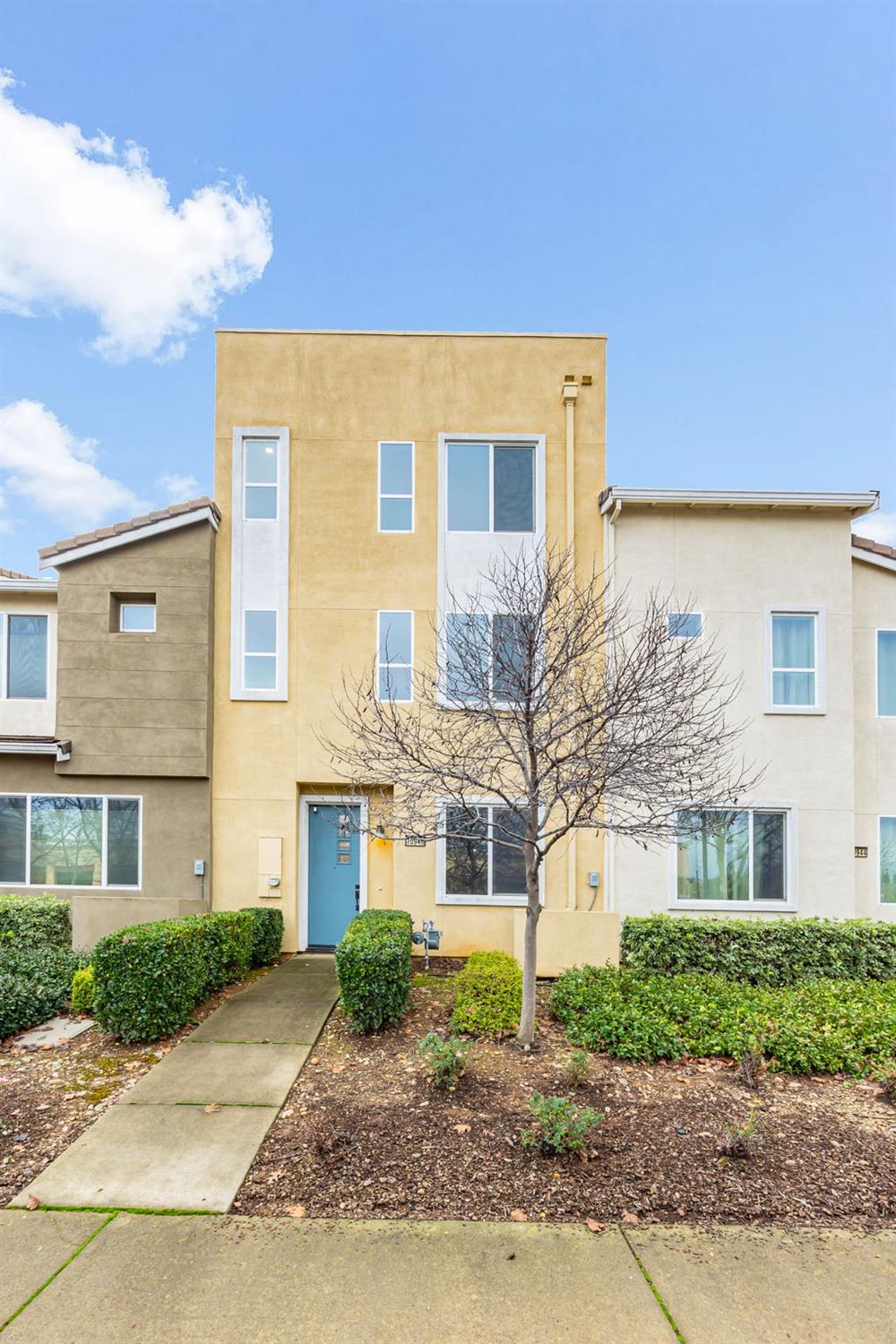 10946 International Drive