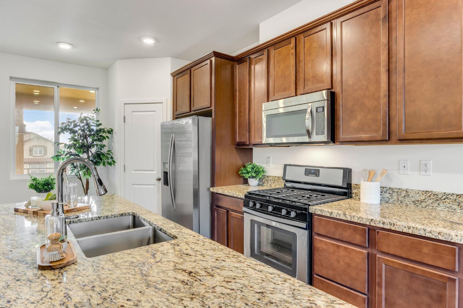 10946 International Drive