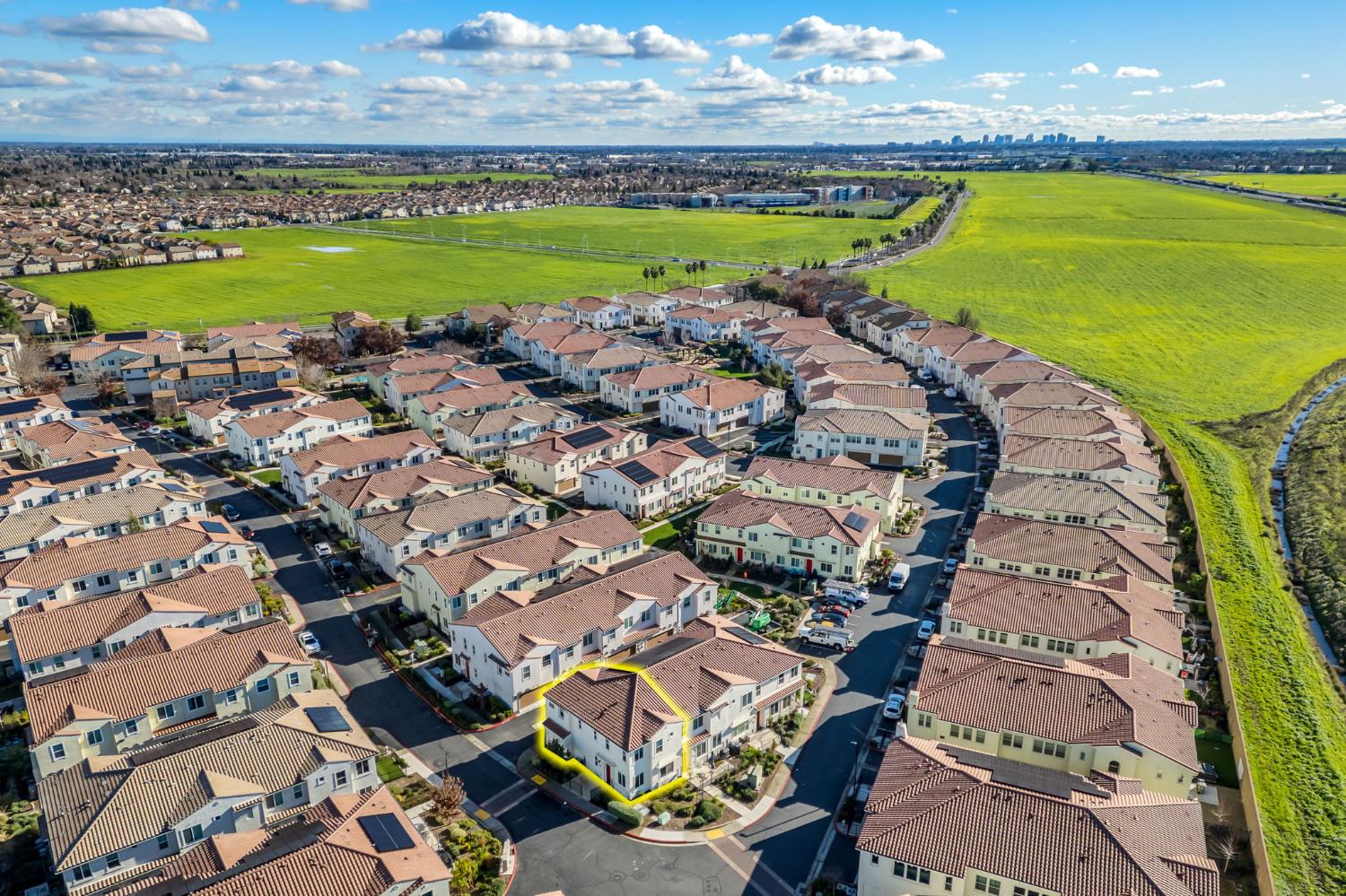 5301 E Commerce Way 54101