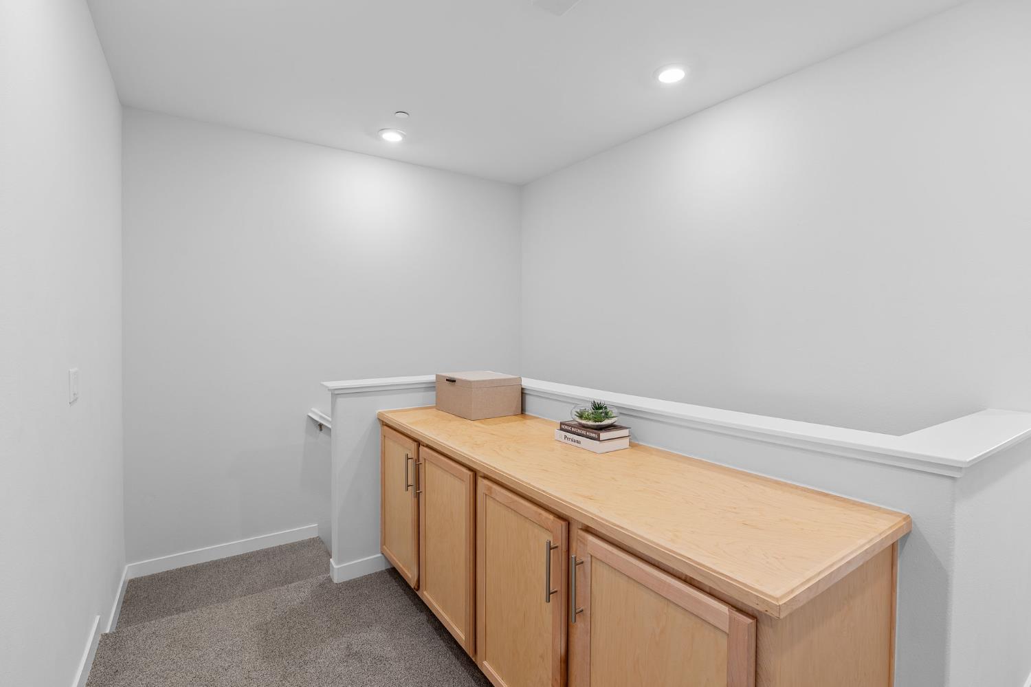 5301 E Commerce Way 54101